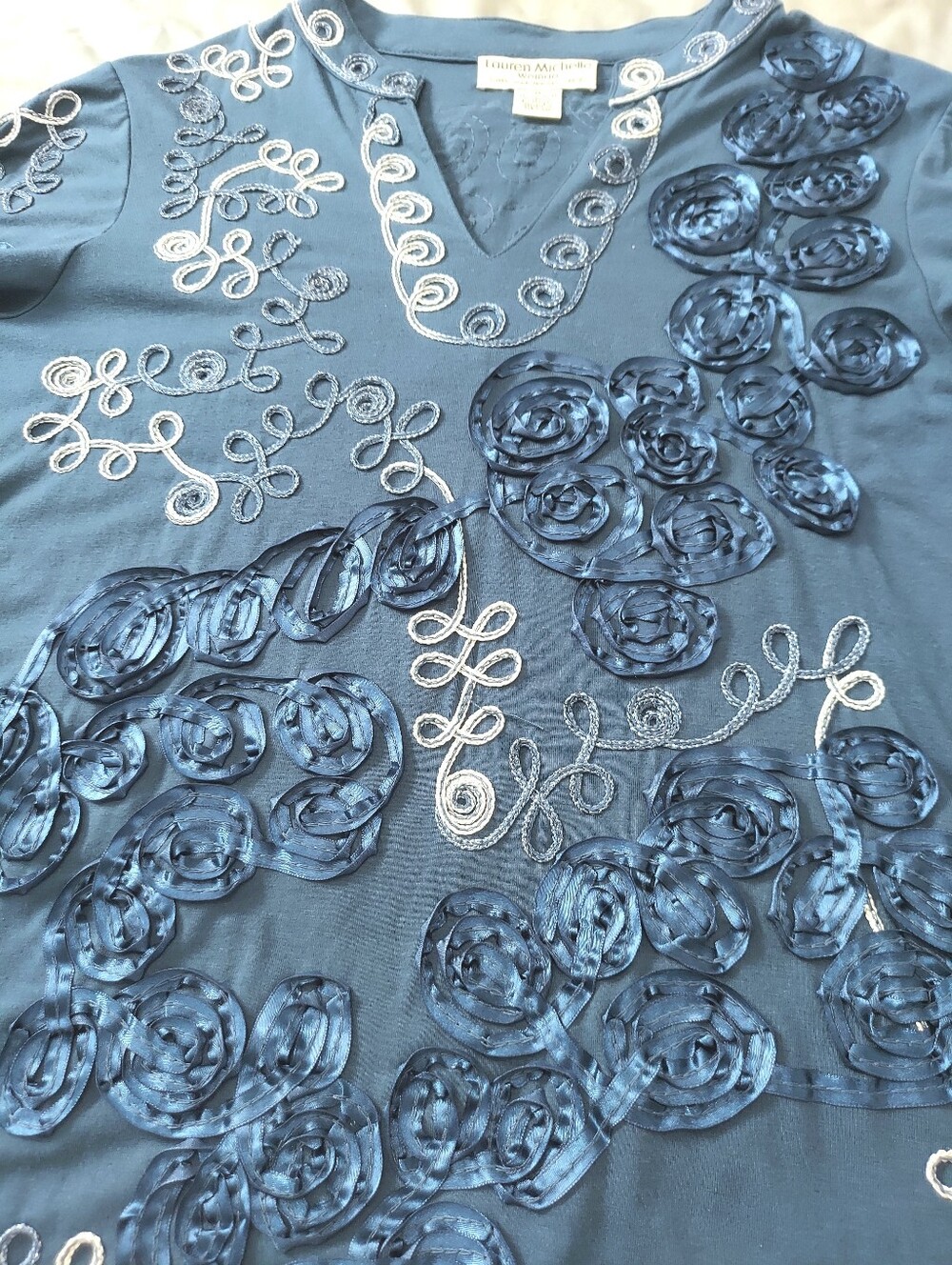 Lauren Michelle Floral Ribbon Rosette Embroidered Blue Tunic Top 1X - Picture 6 of 12